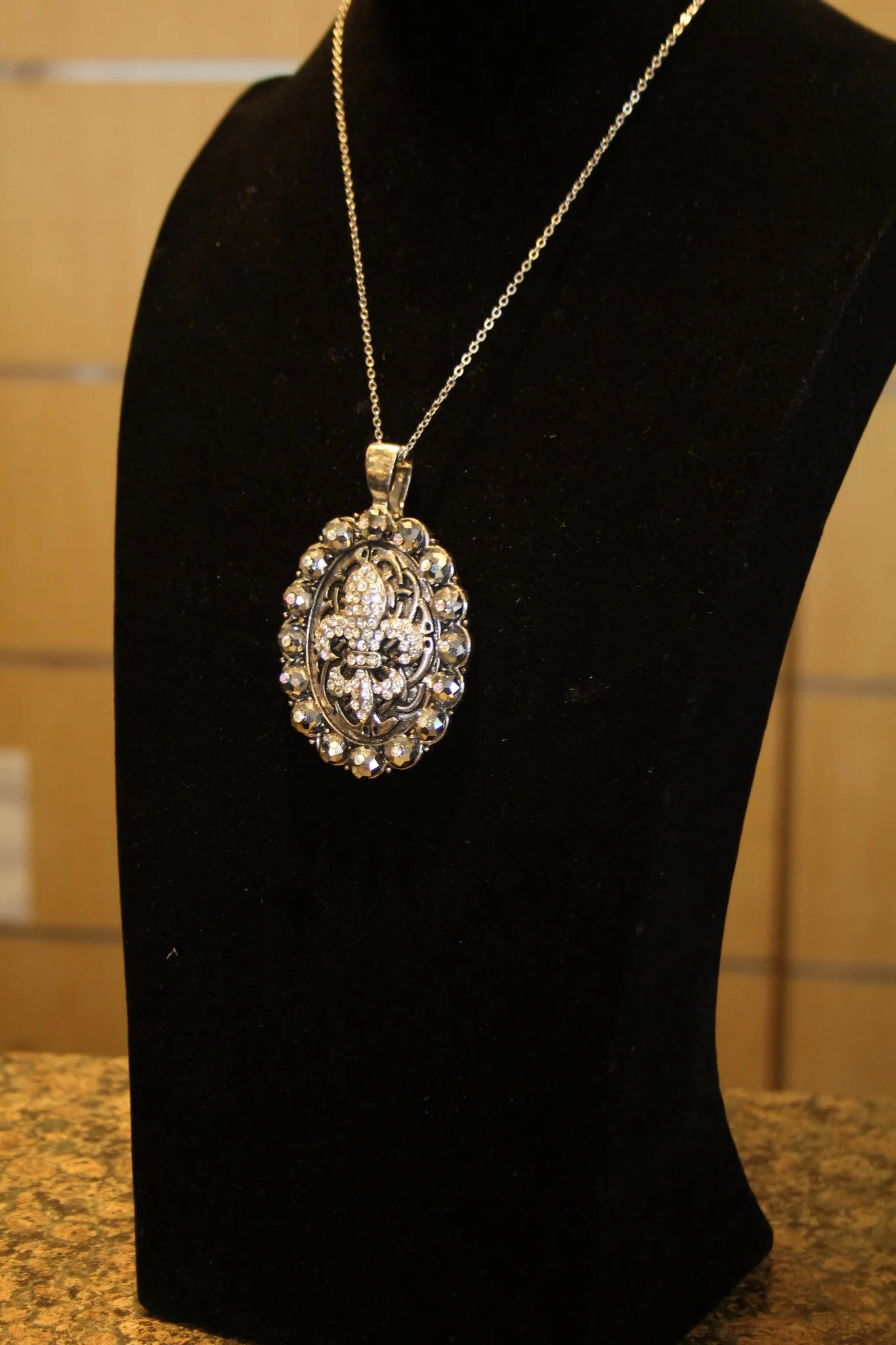 ADO | Embellished Fleur De Lis Pendant Silver