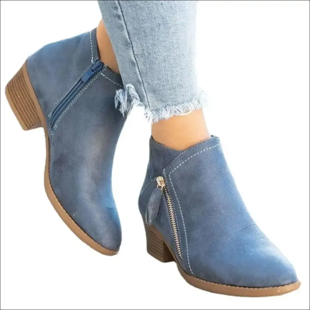 Chic Round Toe Platform Boots for Modern Women