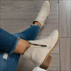 Chic Round Toe Platform Boots for Modern Women