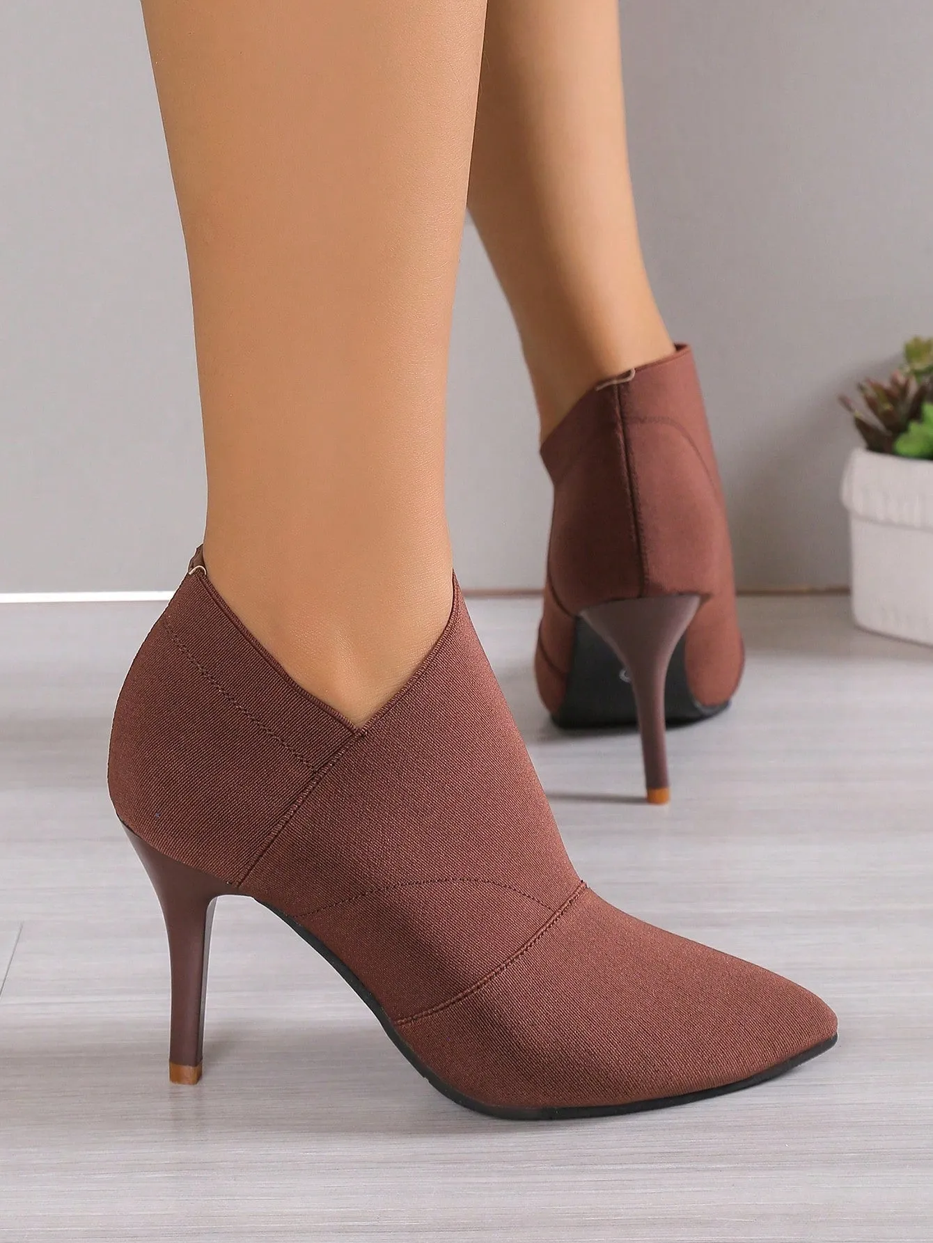 European And American Fashion Pointed Toe Stretch High Heel Classic Boots