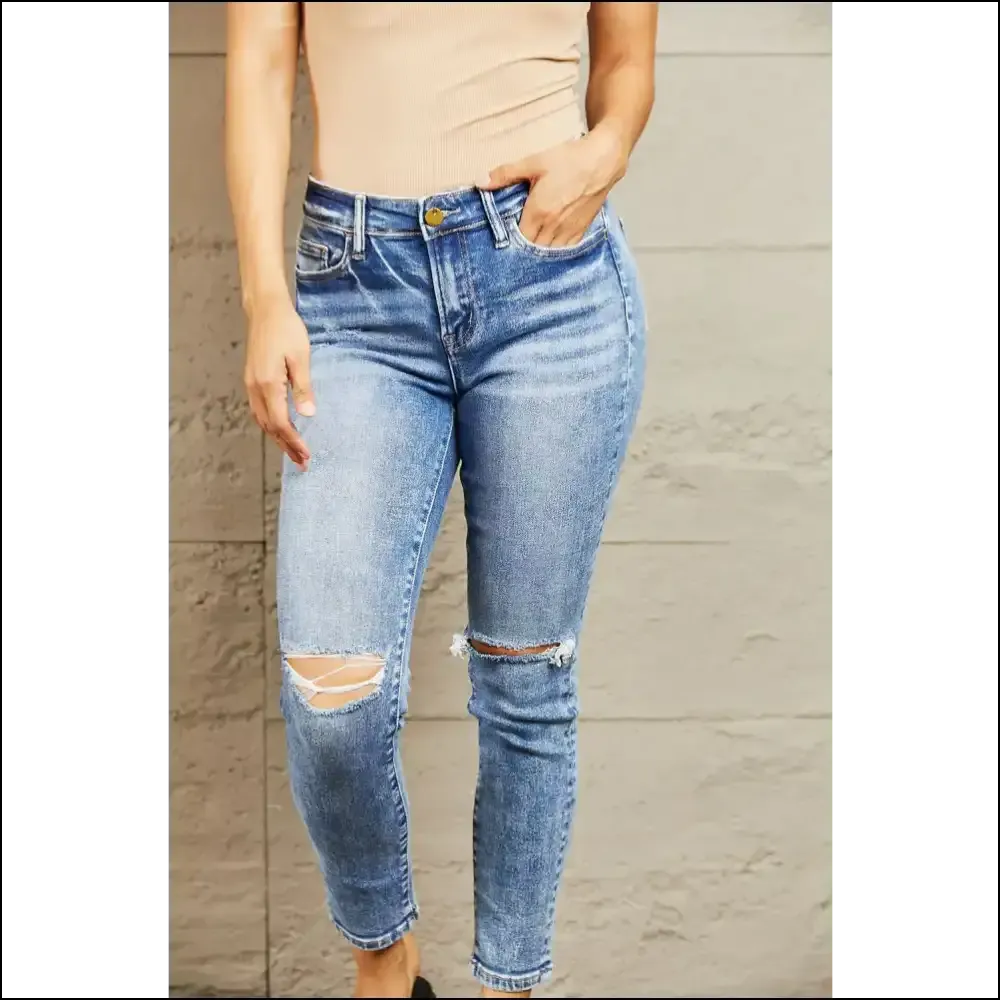 Get Ready to Stun in Needful Things Distressed Skinny Jeans, Gorgeous! 😎👖