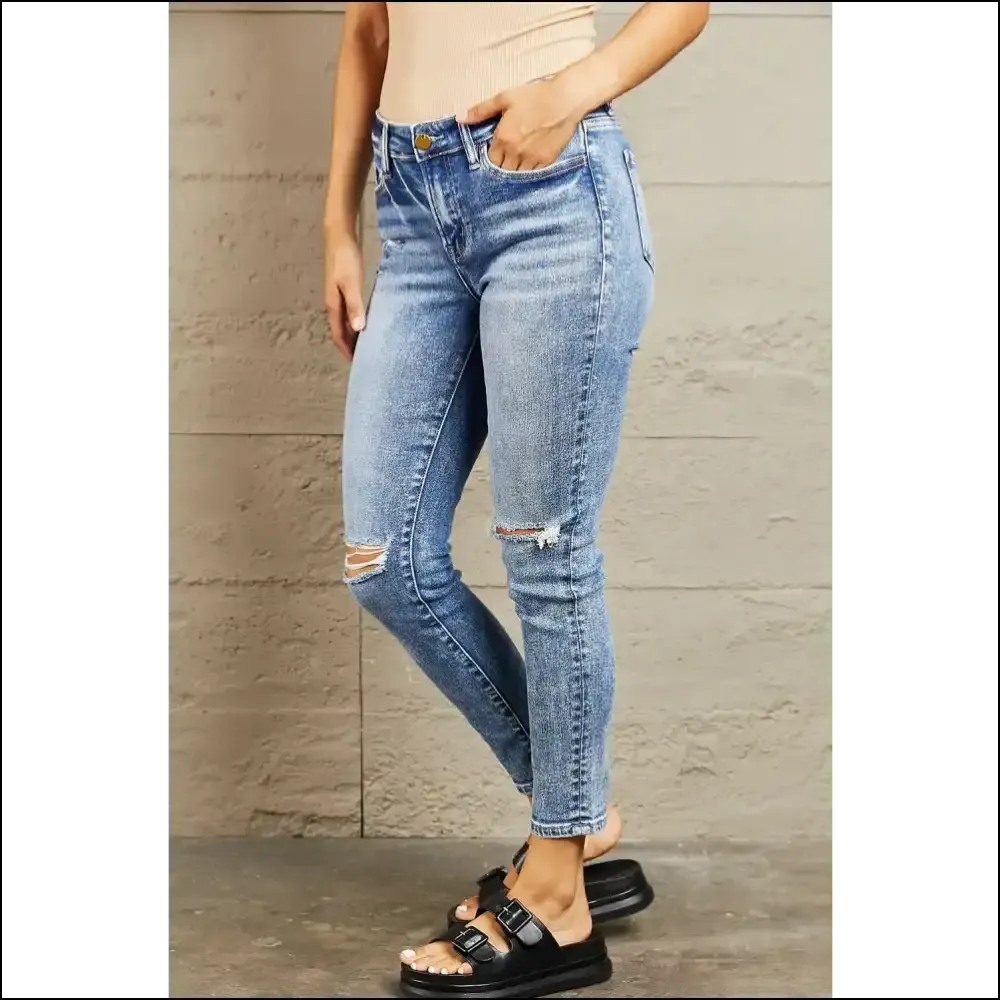 Get Ready to Stun in Needful Things Distressed Skinny Jeans, Gorgeous! 😎👖