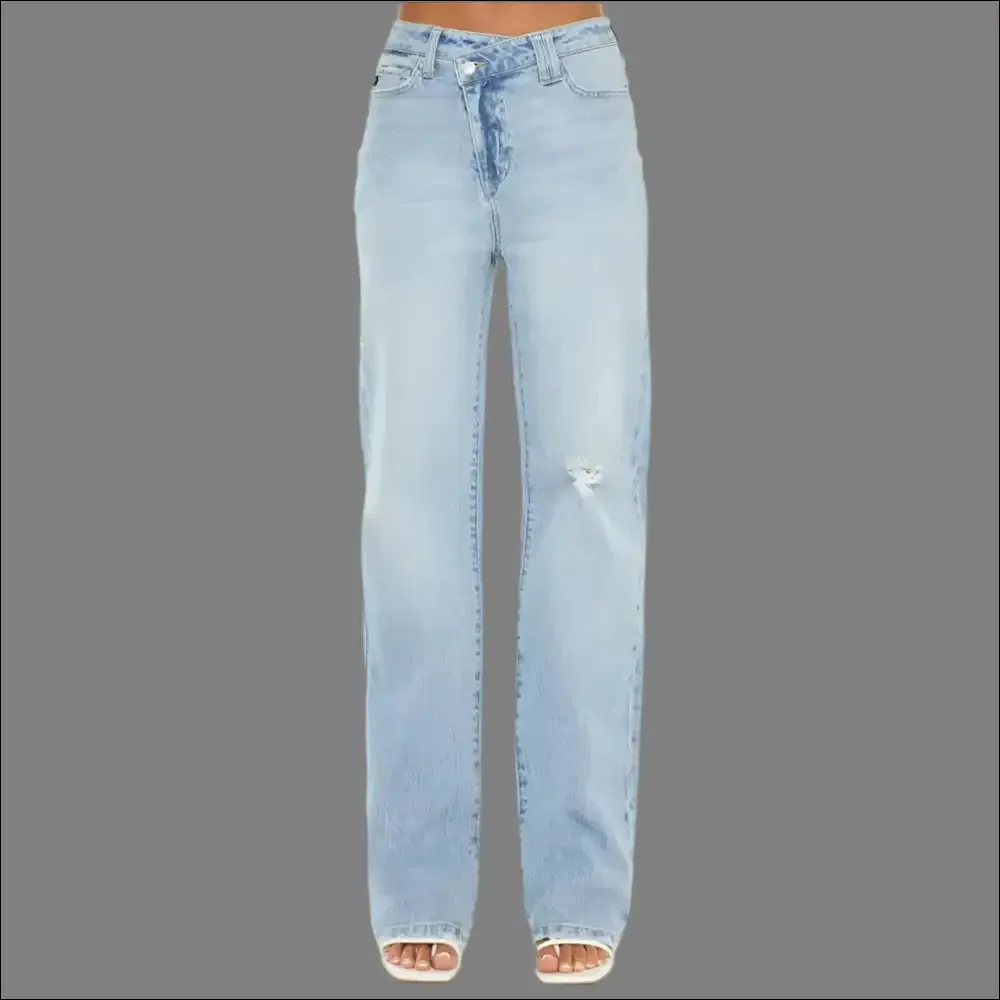 Kancan Distressed High Waist Straight Jeans: your New Bff for Strutting!