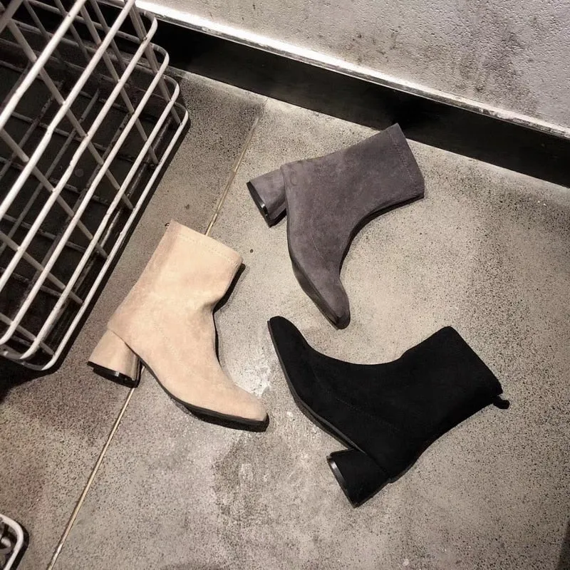 New style high-end fashion and luxury velvet boots