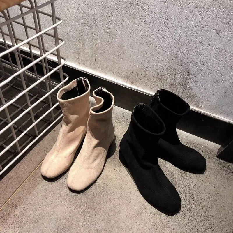 New style high-end fashion and luxury velvet boots