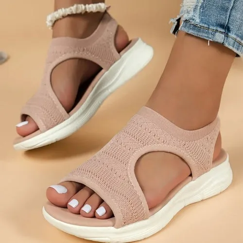 'Quilla' Peep Toe Flat Sandals