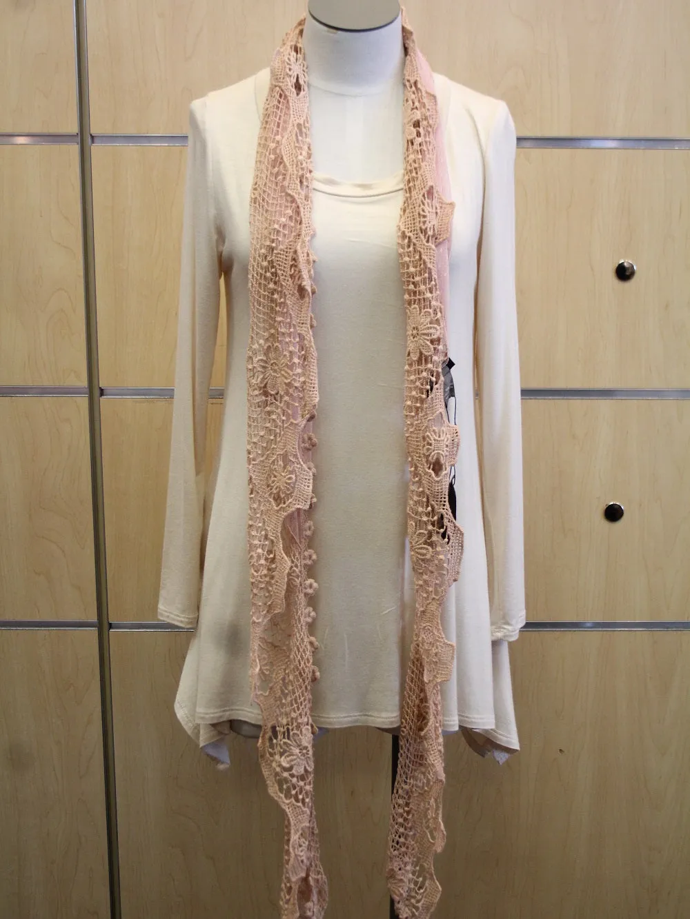 Ryu | Wrap Pink Laced Scarf
