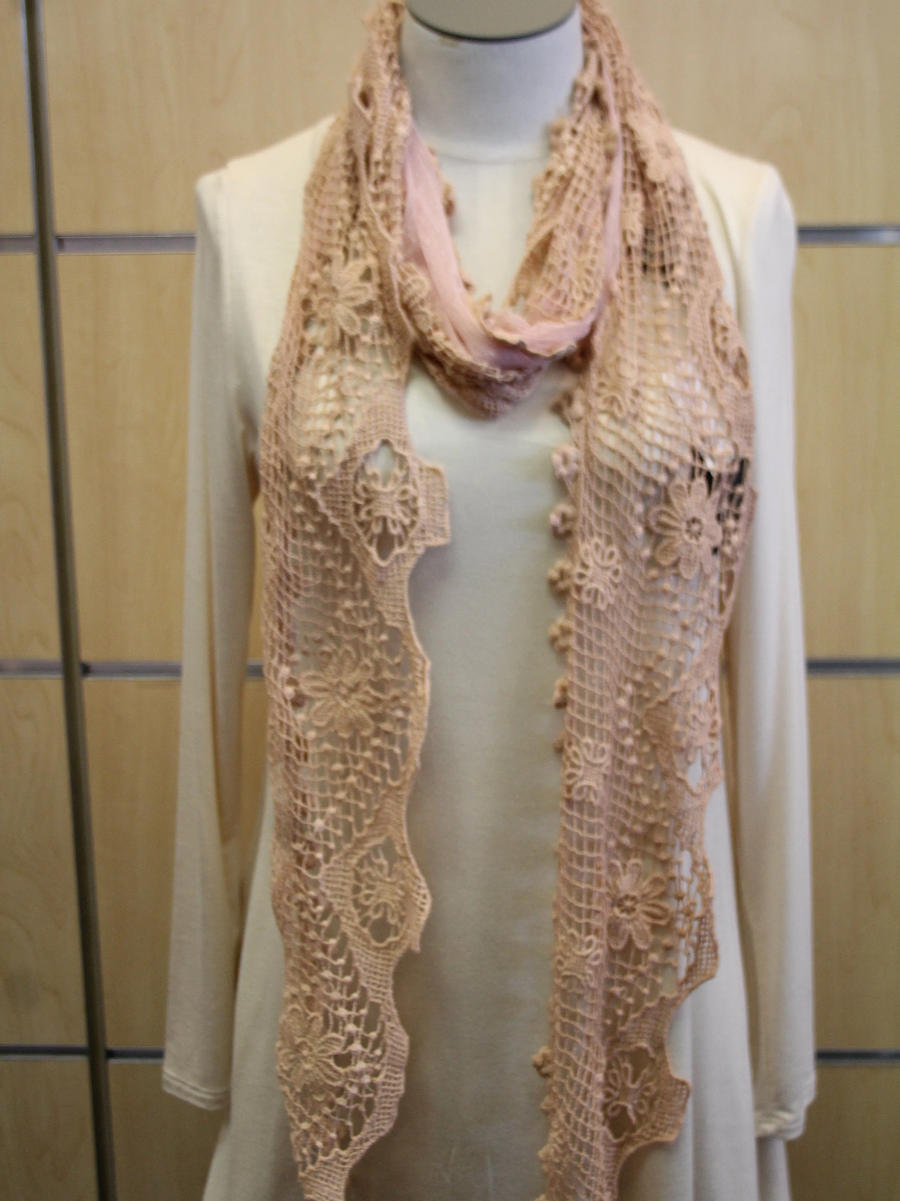 Ryu | Wrap Pink Laced Scarf