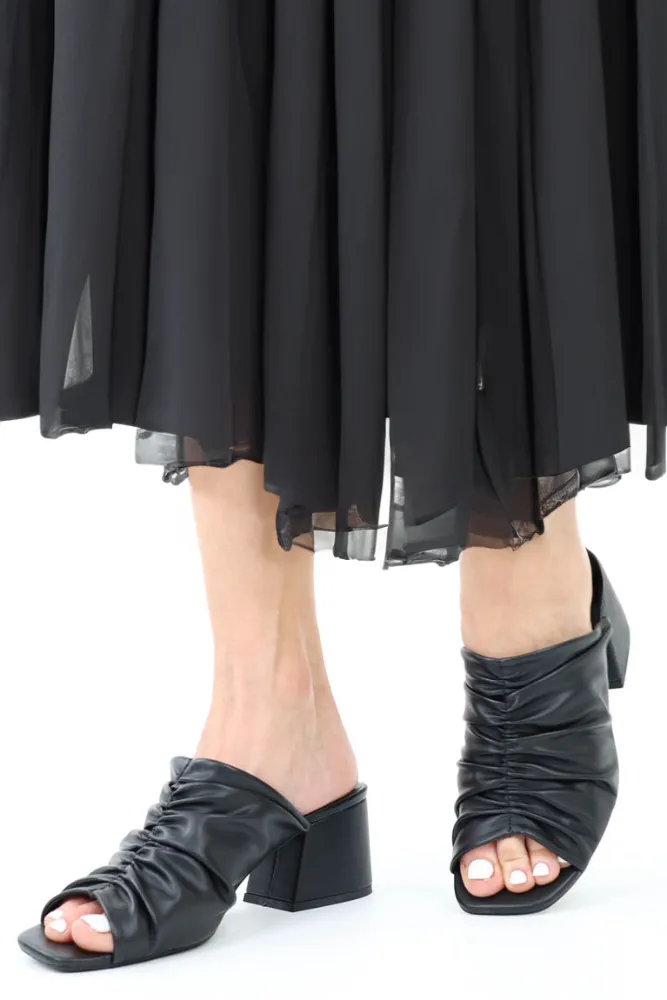 Scrunchy Ruffled Square Toe Heeled Sandals -Black