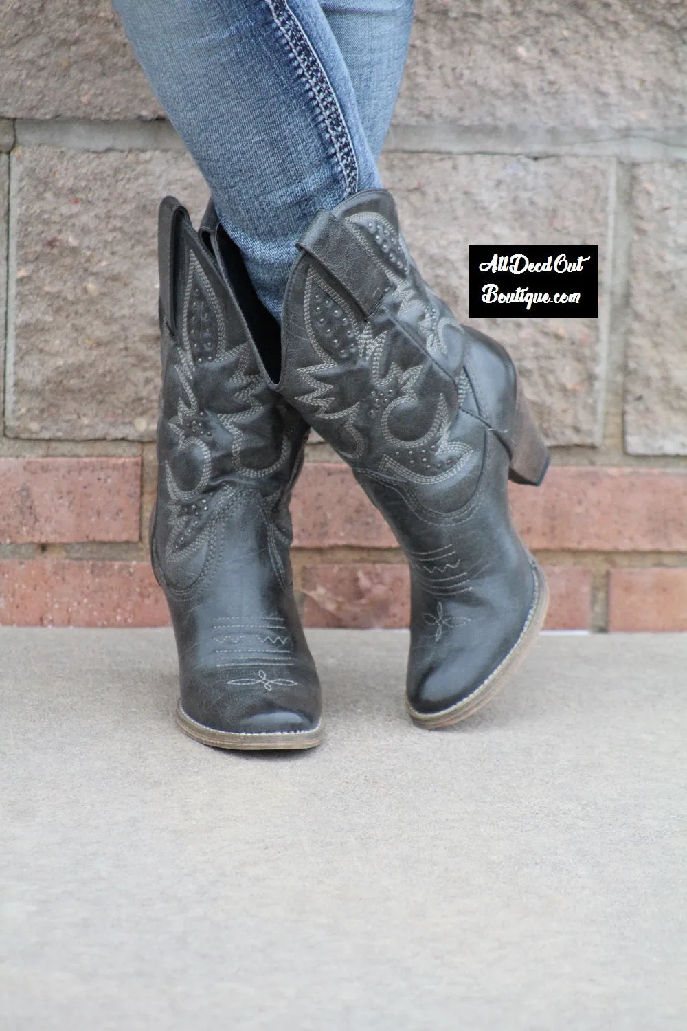 Very Volatile | Denver Cowgirl Boots Black/Grey