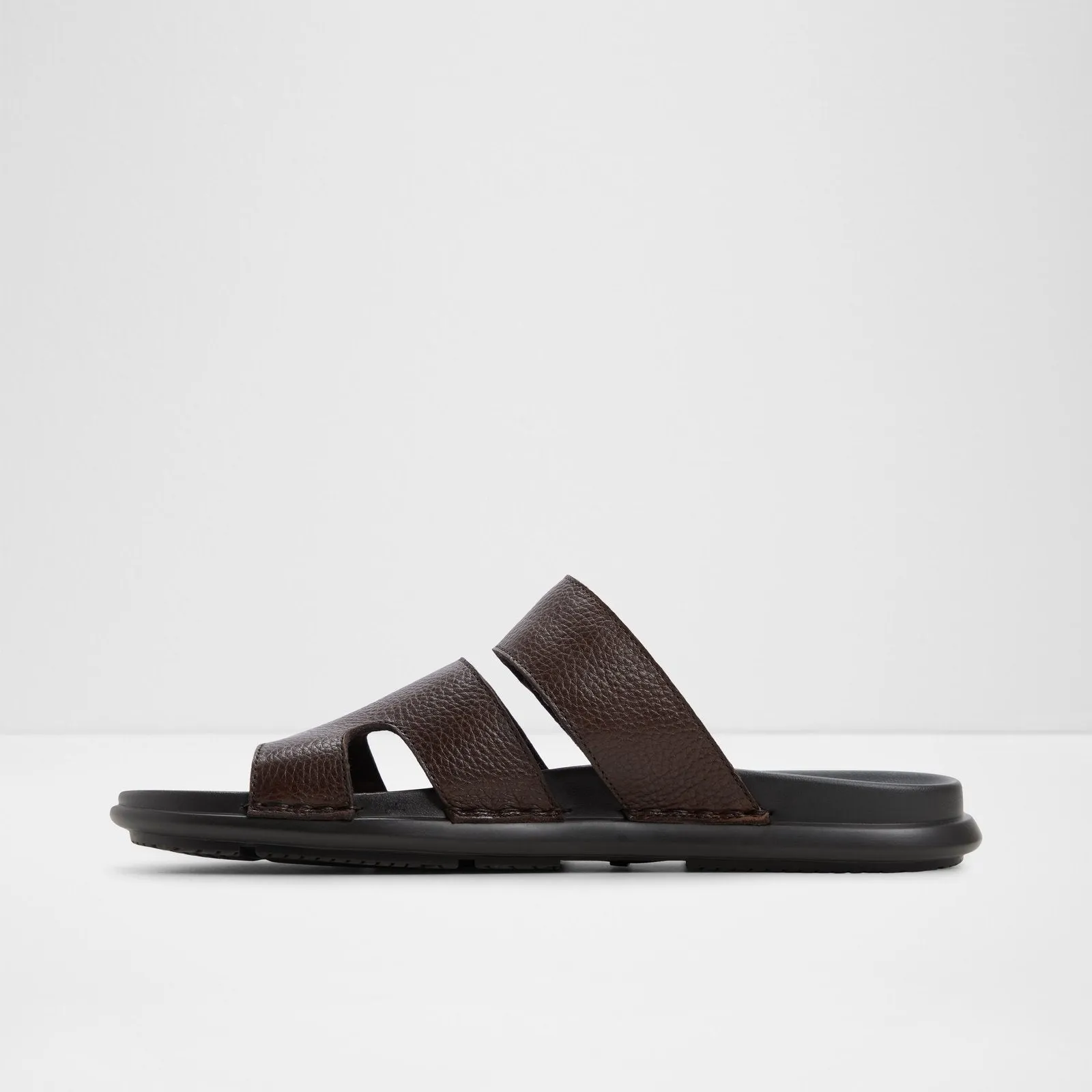 Windham / Flat Sandals