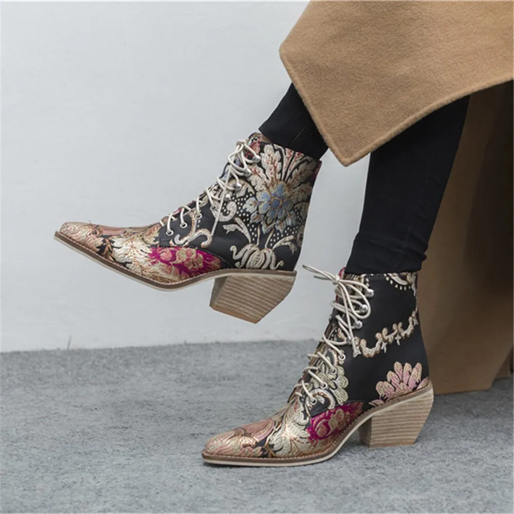 Women embroider fashion boots