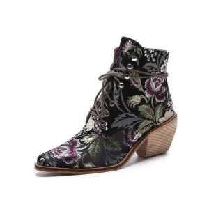 Women embroider fashion boots